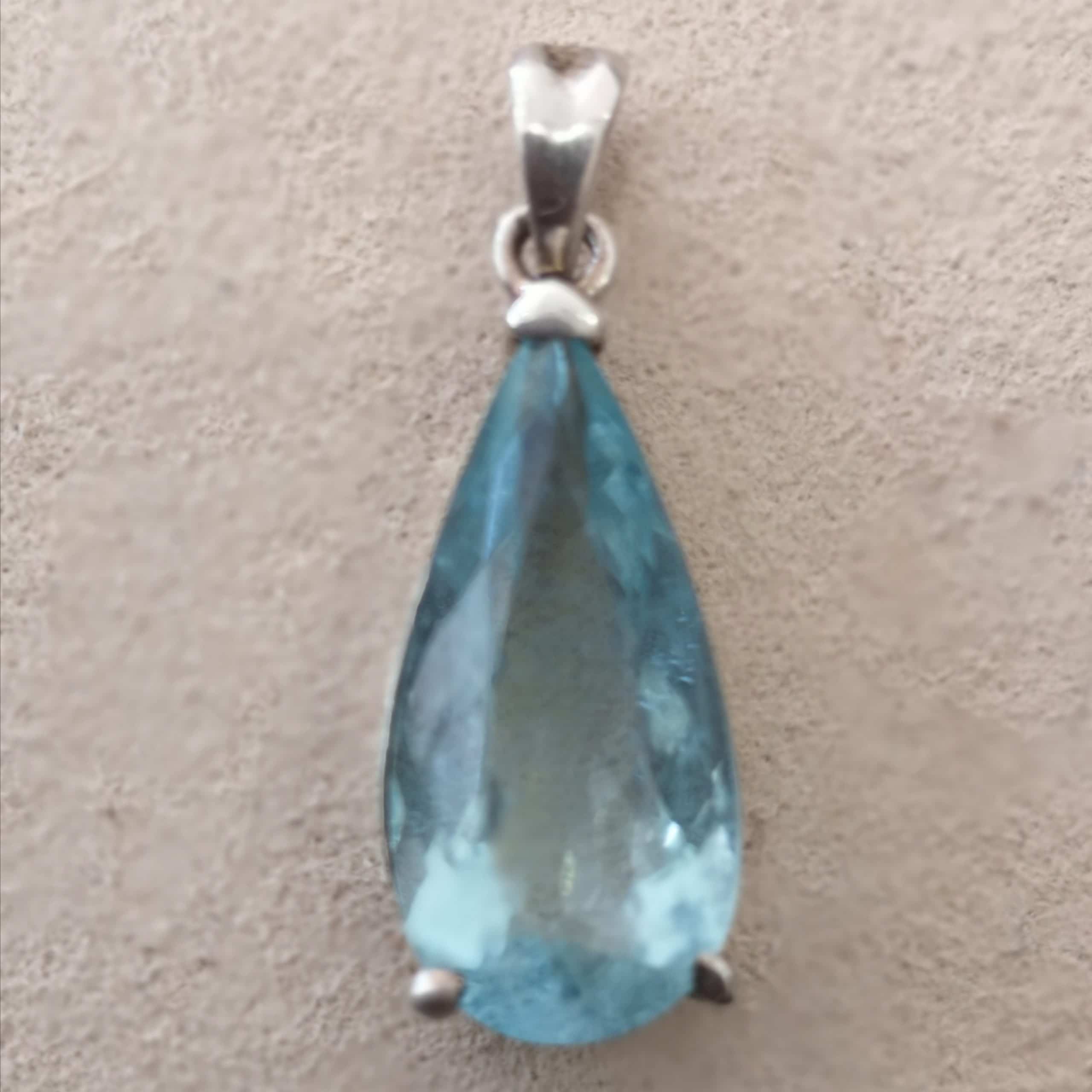 Pendentif Aigue Marine Facettée Gemme et Argent 925 réf 3017