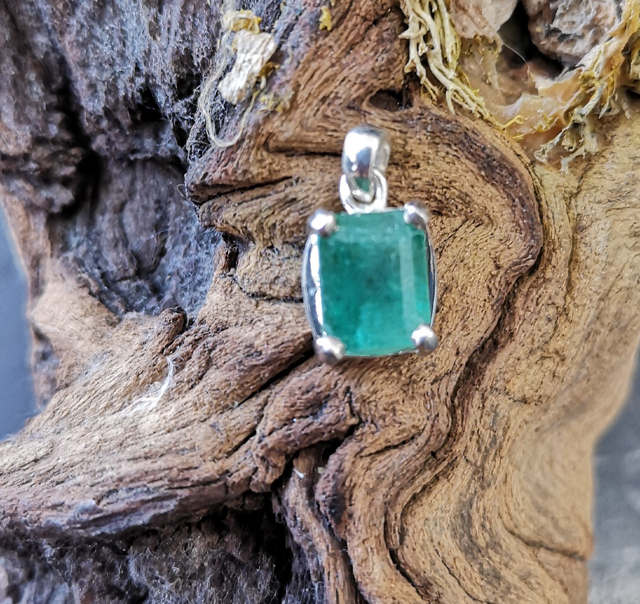 Pendentif Émeraude Gemme Monture Argent réf 3025