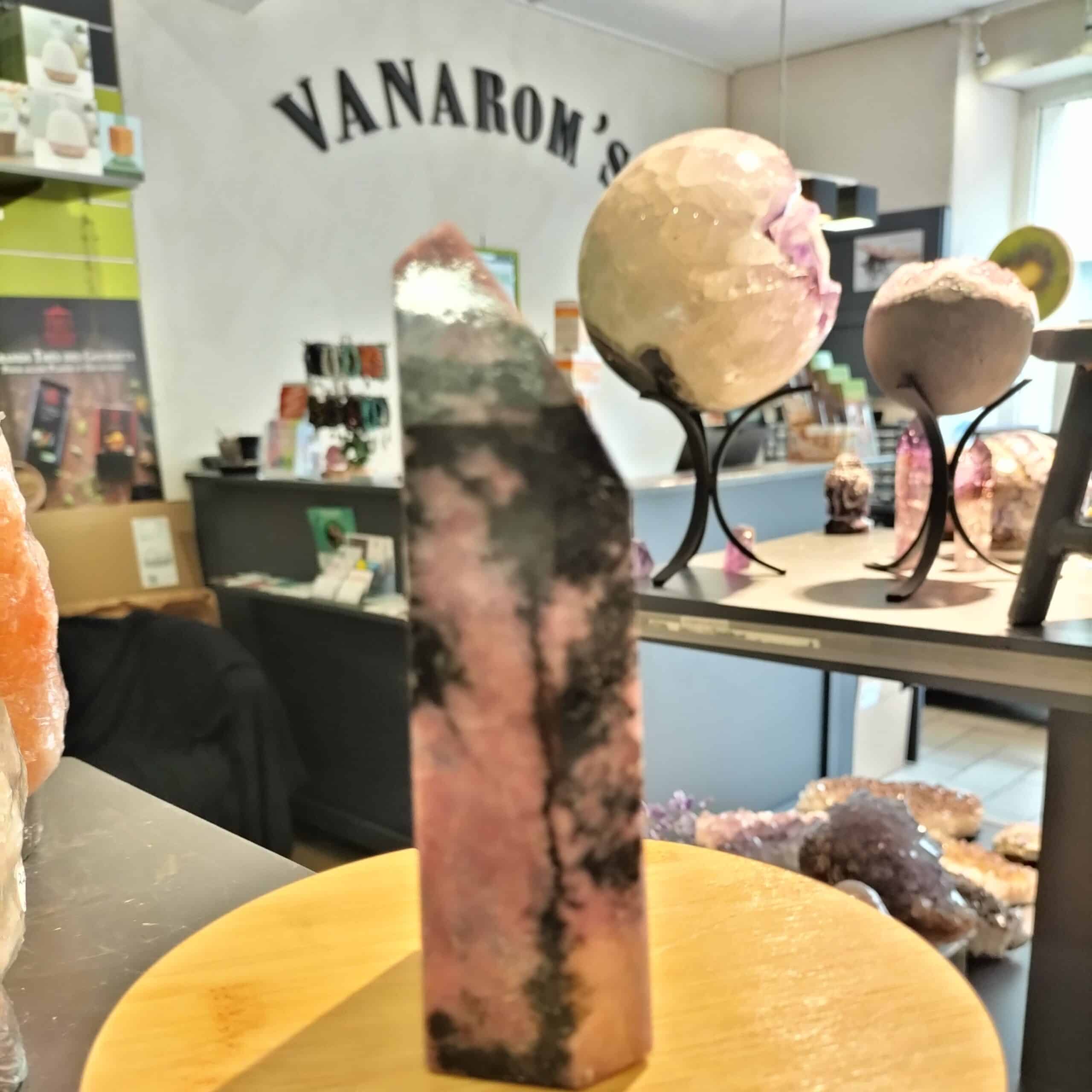 Rhodonite Pointe 12.8cm – Image 2