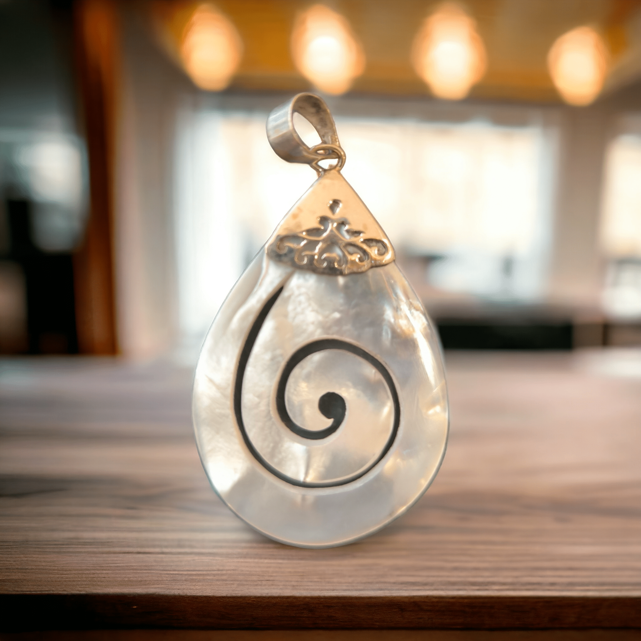 Pendentif-Nacre Monture Argent Goutte 5x3cm